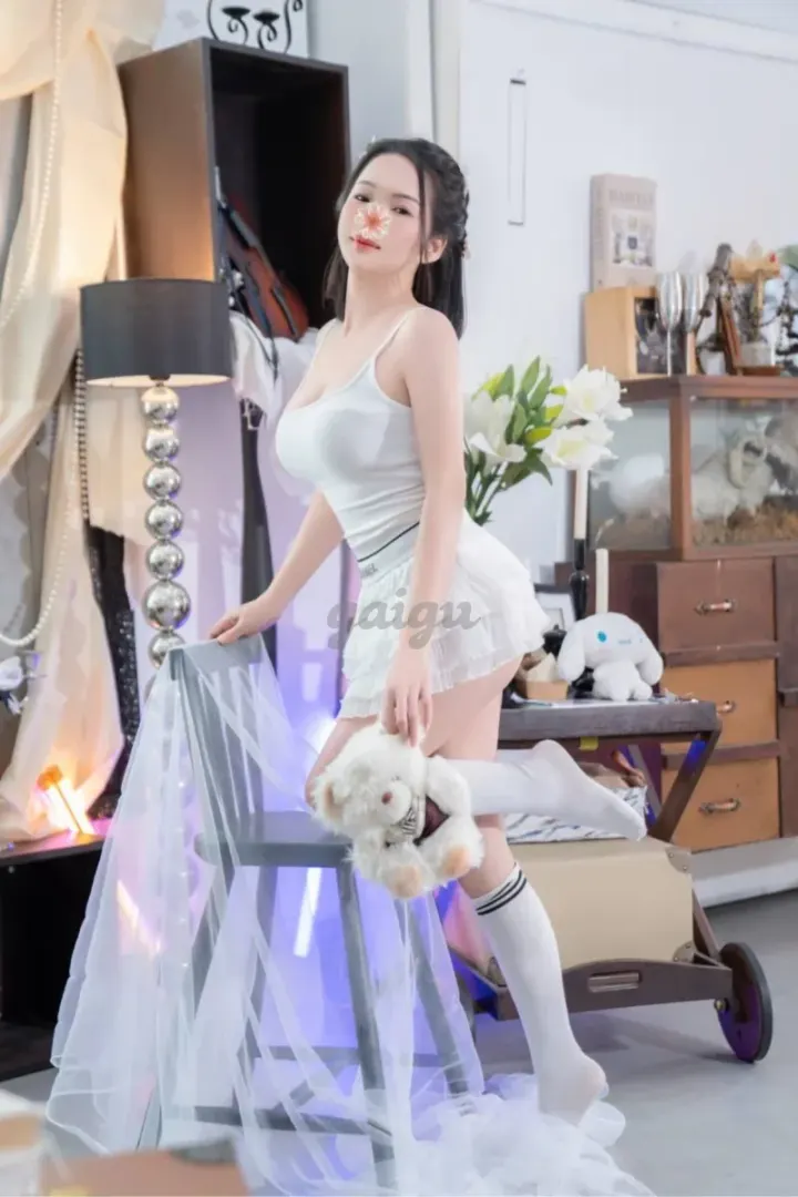 ❤️ Hạ Vy ❤️ 4