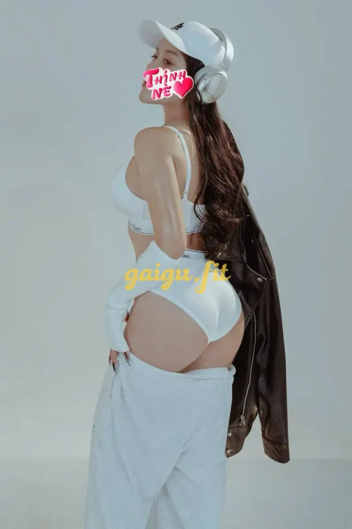 Khánh Huyền 4